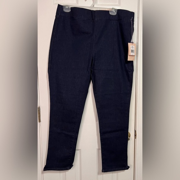 NYDJ NEW Size 14 Women’s Dark wash “Rinse” Pull On Skinny jeans with Ankle Slit - Picture 1 of 12